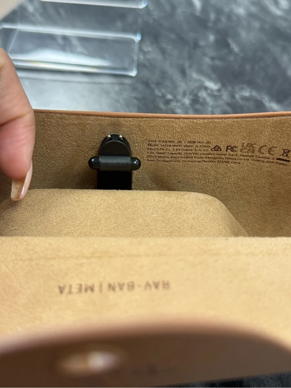 Ray-Ban Meta Charging Case -Brown Sunglasses
